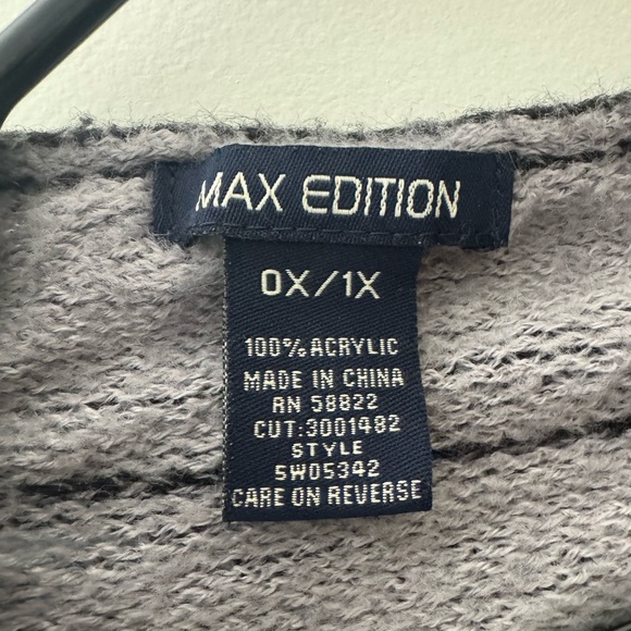 Knit lightweight shawl - Picture 5 of 6